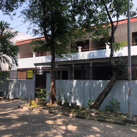 Oyo 90482 Rumah Oma Syariah Kupang  外观 照片
