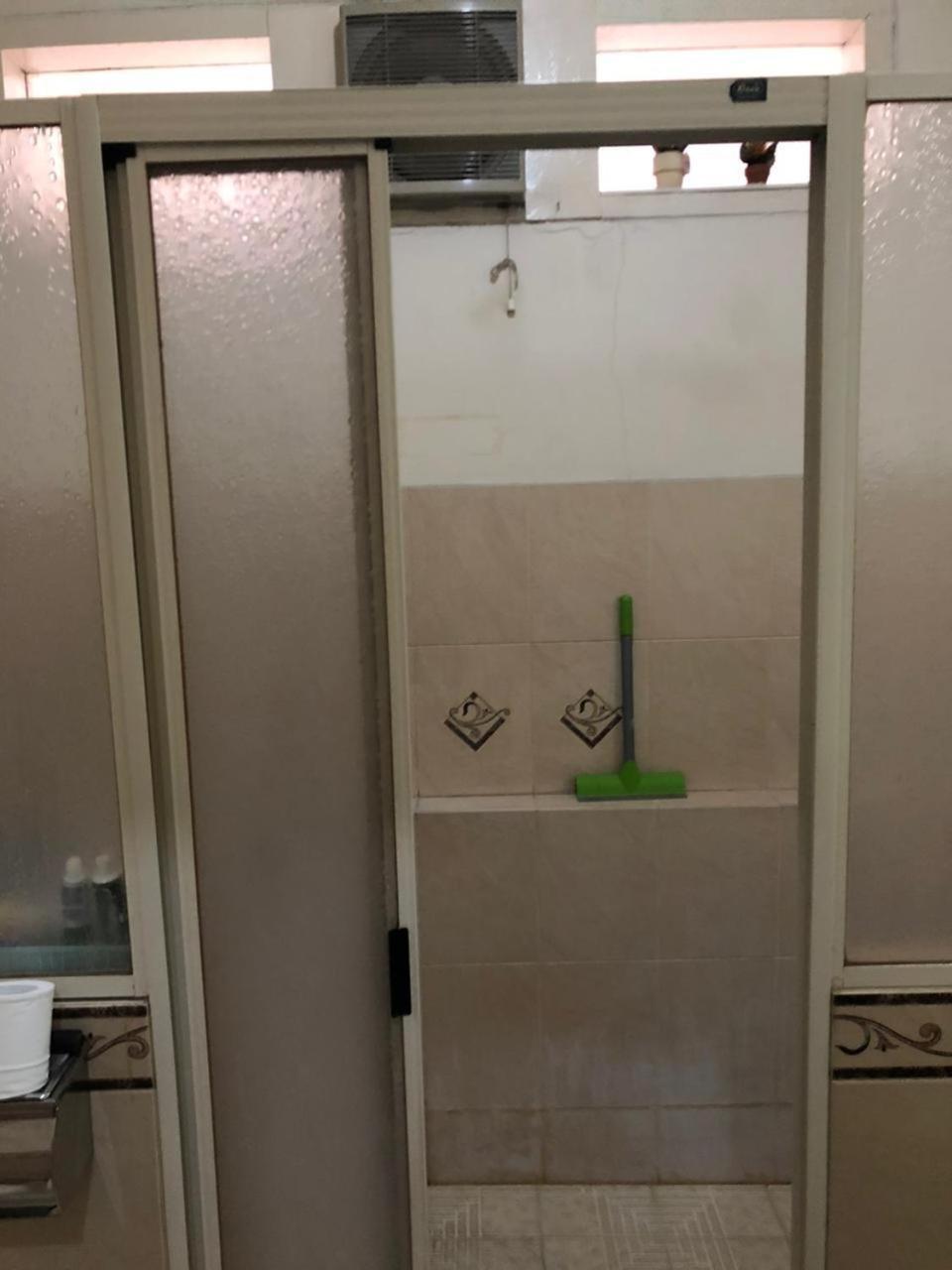 Oyo 90482 Rumah Oma Syariah Kupang  外观 照片