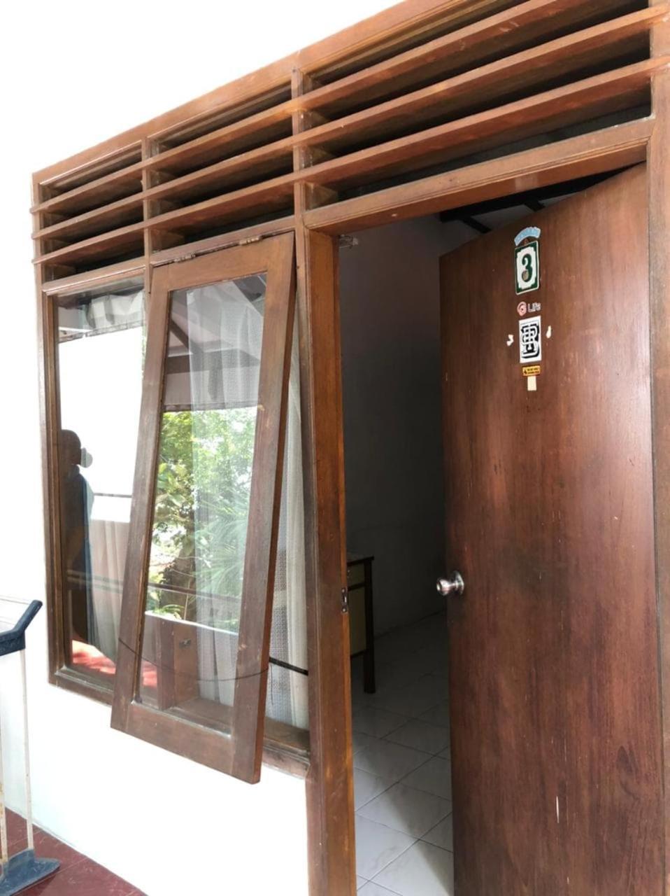 Oyo 90482 Rumah Oma Syariah Kupang  外观 照片