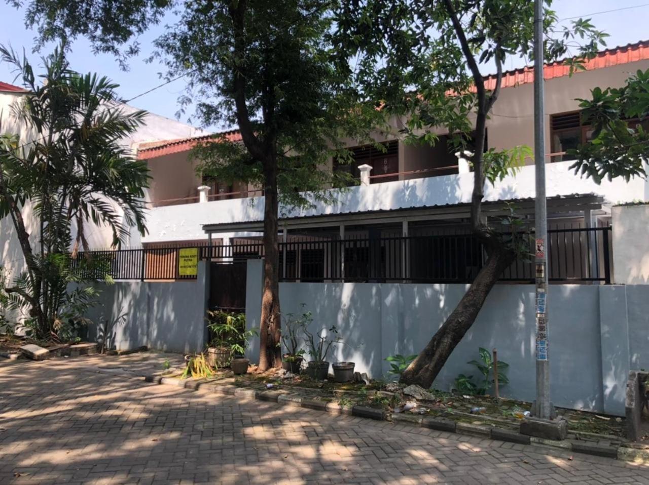 Oyo 90482 Rumah Oma Syariah Kupang  外观 照片
